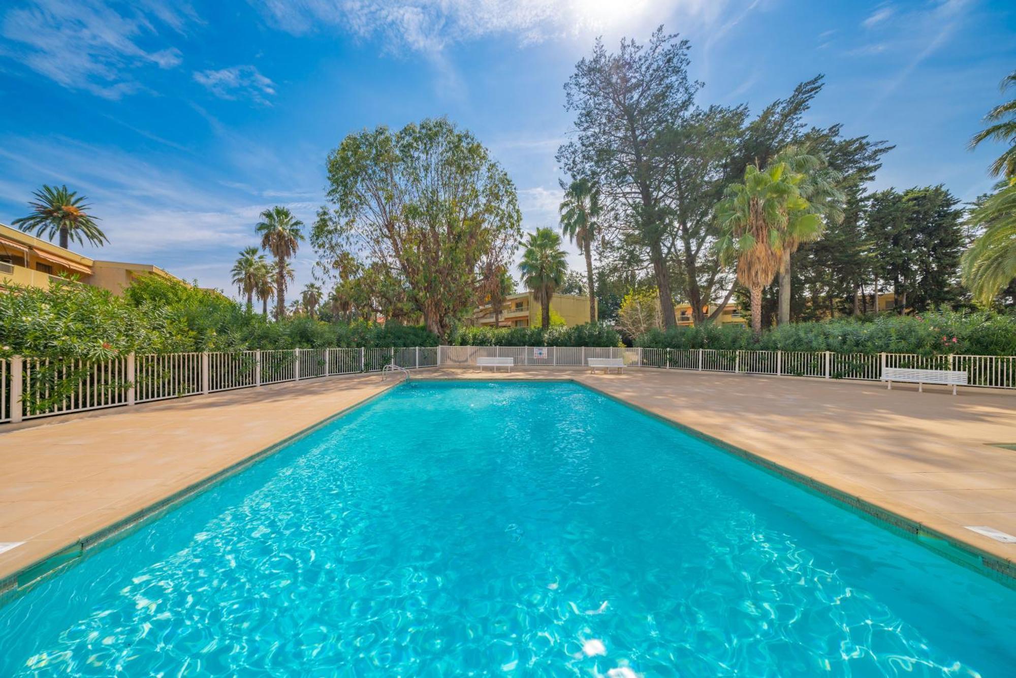 Appartement Les 15 Pins & La -your Getaway Near Sea & *