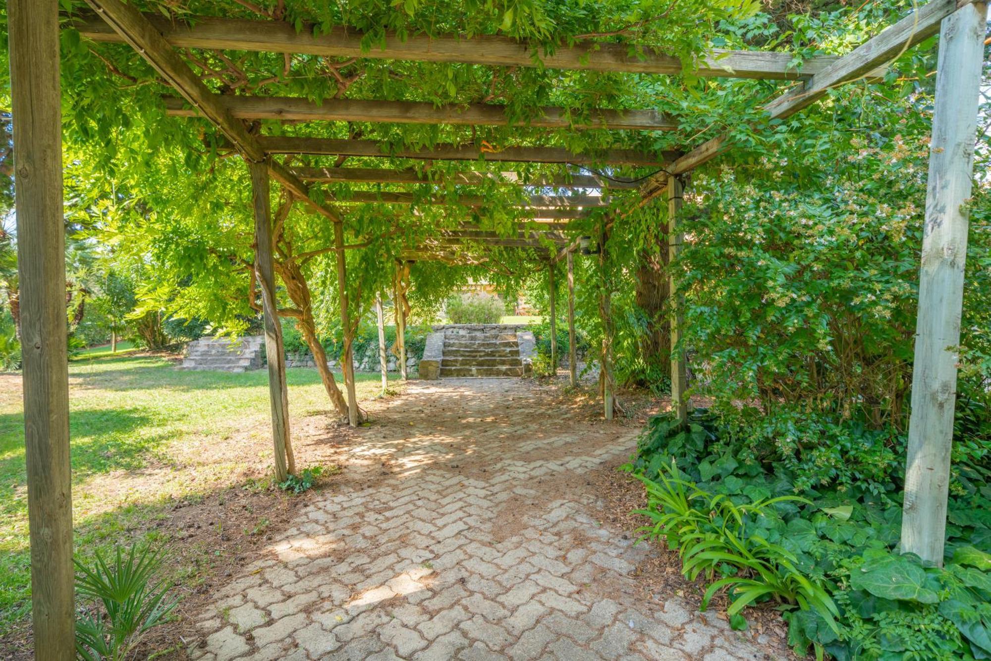 Les 15 Pins & La -your Getaway Near Sea & Appartement Antibes