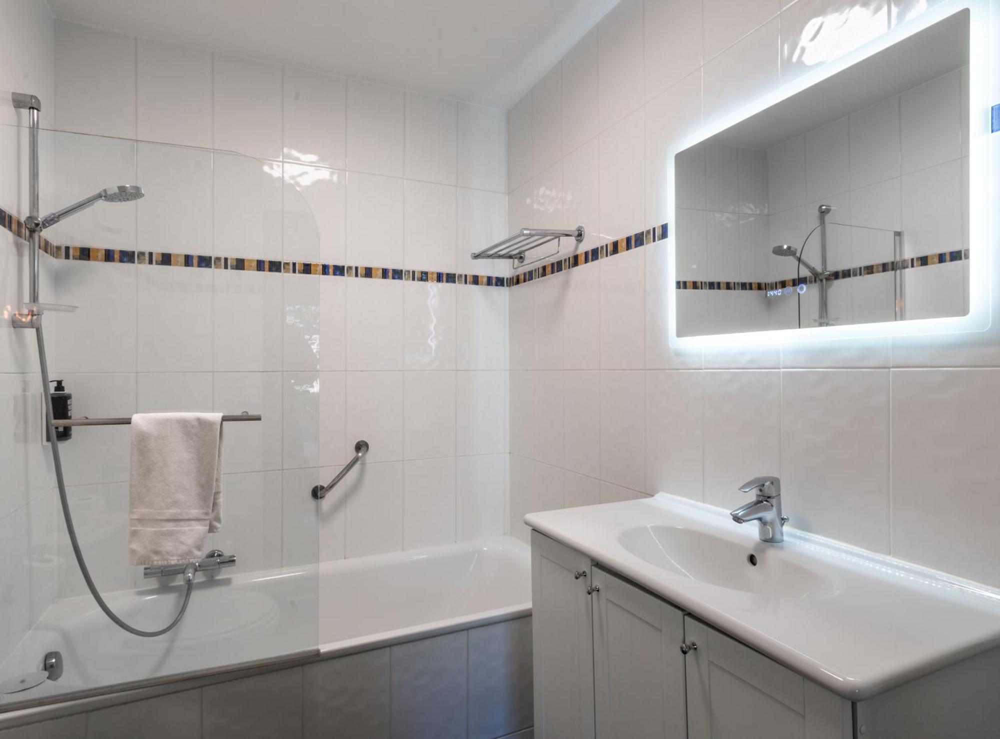 Les 15 Pins & La -your Getaway Near Sea & Appartement Antibes